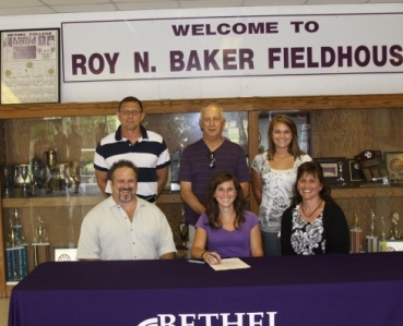 Kayci Rezac Becomes First Female Swimmer at Bethel